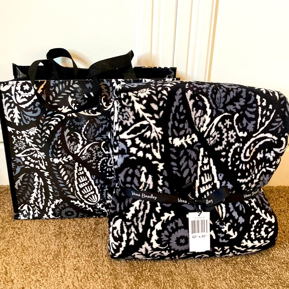 NWT Vera Bradley throw blanket with bag